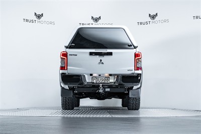 2022 Mitsubishi Triton - Thumbnail
