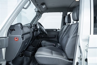 2020 Toyota Landcruiser - Thumbnail