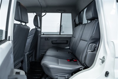 2020 Toyota Landcruiser - Thumbnail