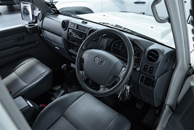 2020 Toyota Landcruiser - Thumbnail