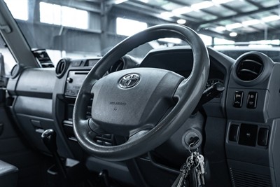 2020 Toyota Landcruiser - Thumbnail