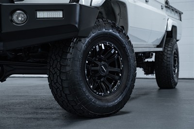 2020 Toyota Landcruiser - Thumbnail