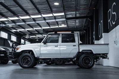 2020 Toyota Landcruiser - Thumbnail
