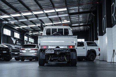 2020 Toyota Landcruiser - Thumbnail