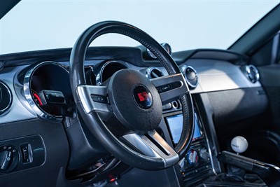 2005 Ford Mustang - Thumbnail