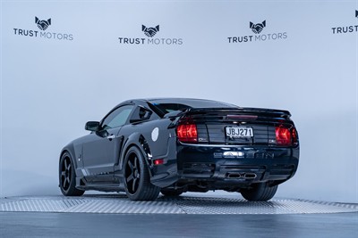 2005 Ford Mustang - Thumbnail
