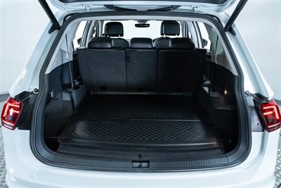 2018 Volkswagen Tiguan - Thumbnail