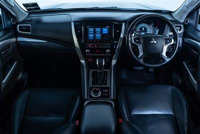2023 Mitsubishi Pajero Sport - Thumbnail