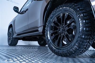 2023 Mitsubishi Pajero Sport - Thumbnail