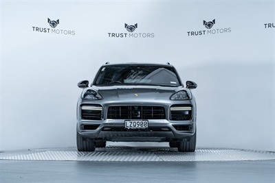 2019 Porsche Cayenne - Thumbnail