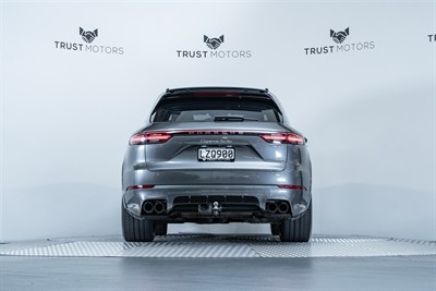 2019 Porsche Cayenne - Thumbnail