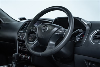 2020 Nissan Pathfinder - Thumbnail