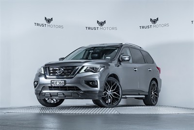 2020 Nissan Pathfinder - Thumbnail