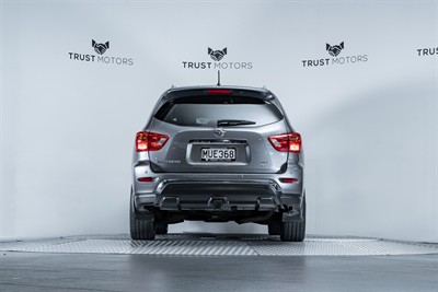 2020 Nissan Pathfinder - Thumbnail