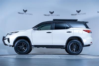 2017 Toyota Fortuner - Thumbnail