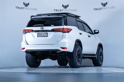 2017 Toyota Fortuner - Thumbnail