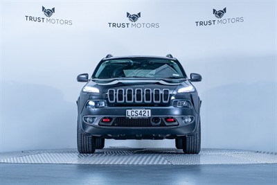 2017 Jeep Cherokee - Thumbnail
