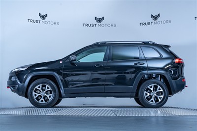 2017 Jeep Cherokee - Thumbnail