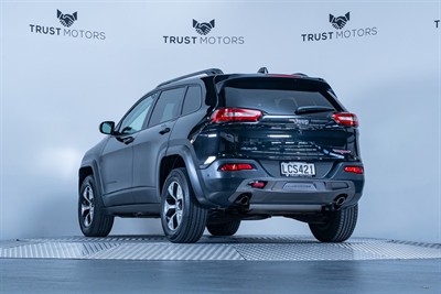 2017 Jeep Cherokee - Thumbnail