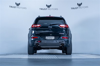 2017 Jeep Cherokee - Thumbnail
