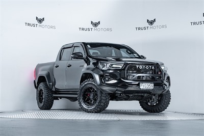 2023 Toyota Hilux - Thumbnail
