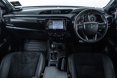 2023 Toyota Hilux - Thumbnail