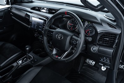2023 Toyota Hilux - Thumbnail