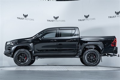 2023 Toyota Hilux - Thumbnail