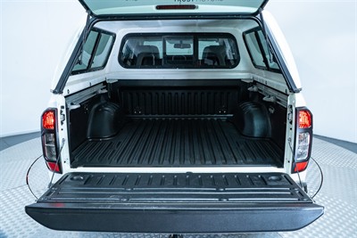 2020 Nissan Navara - Thumbnail