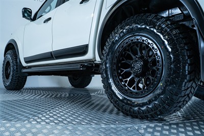 2020 Nissan Navara - Thumbnail
