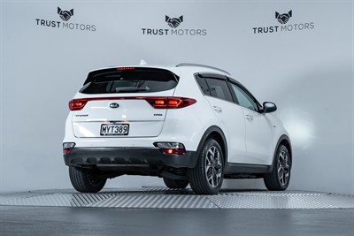 2020 Kia Sportage - Thumbnail