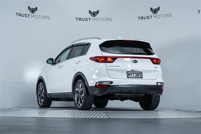 2020 Kia Sportage - Thumbnail