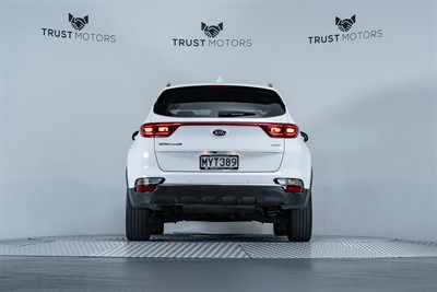 2020 Kia Sportage - Thumbnail