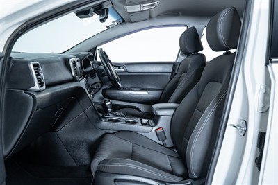 2020 Kia Sportage - Thumbnail