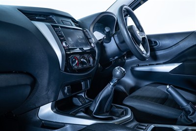 2022 Nissan Navara - Thumbnail