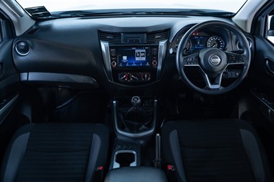 2022 Nissan Navara - Thumbnail