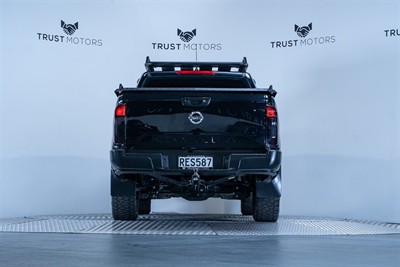 2022 Nissan Navara - Thumbnail