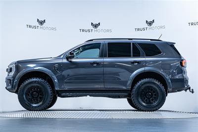 2023 Ford Everest - Thumbnail