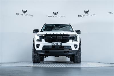 2022 Ford Everest - Thumbnail