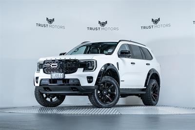 2022 Ford Everest - Thumbnail