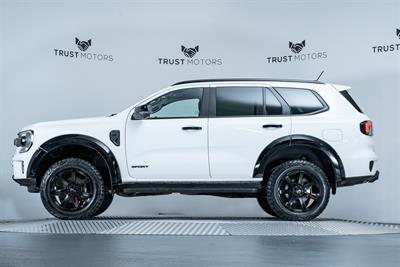 2022 Ford Everest - Thumbnail