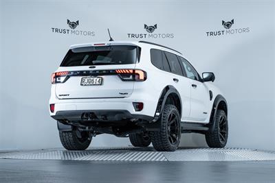 2022 Ford Everest - Thumbnail