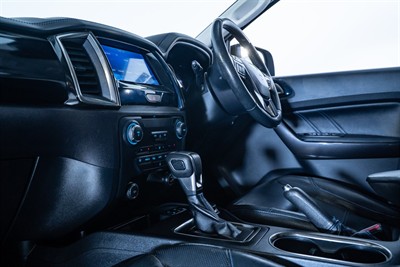 2020 Ford Everest - Thumbnail