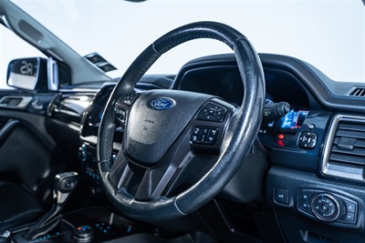 2020 Ford Everest - Thumbnail