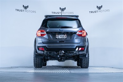 2020 Ford Everest - Thumbnail
