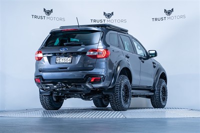 2020 Ford Everest - Thumbnail