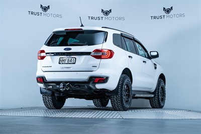 2021 Ford Everest - Thumbnail