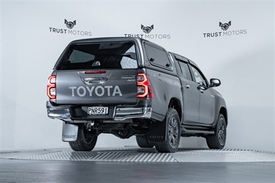 2022 Toyota Hilux - Thumbnail