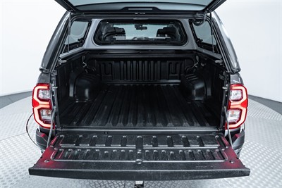 2022 Toyota Hilux - Thumbnail