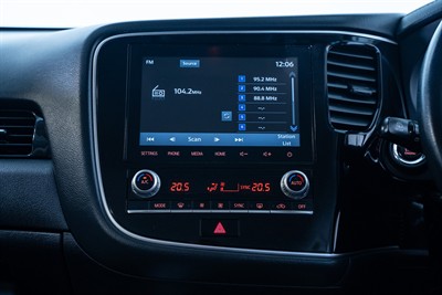 2020 Mitsubishi Outlander - Thumbnail